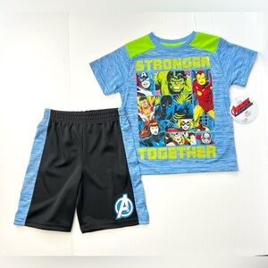 Marvel Averagers Boys Sz 4 outfit 2 Piece Set T Shirt + Shorts Stronger Together